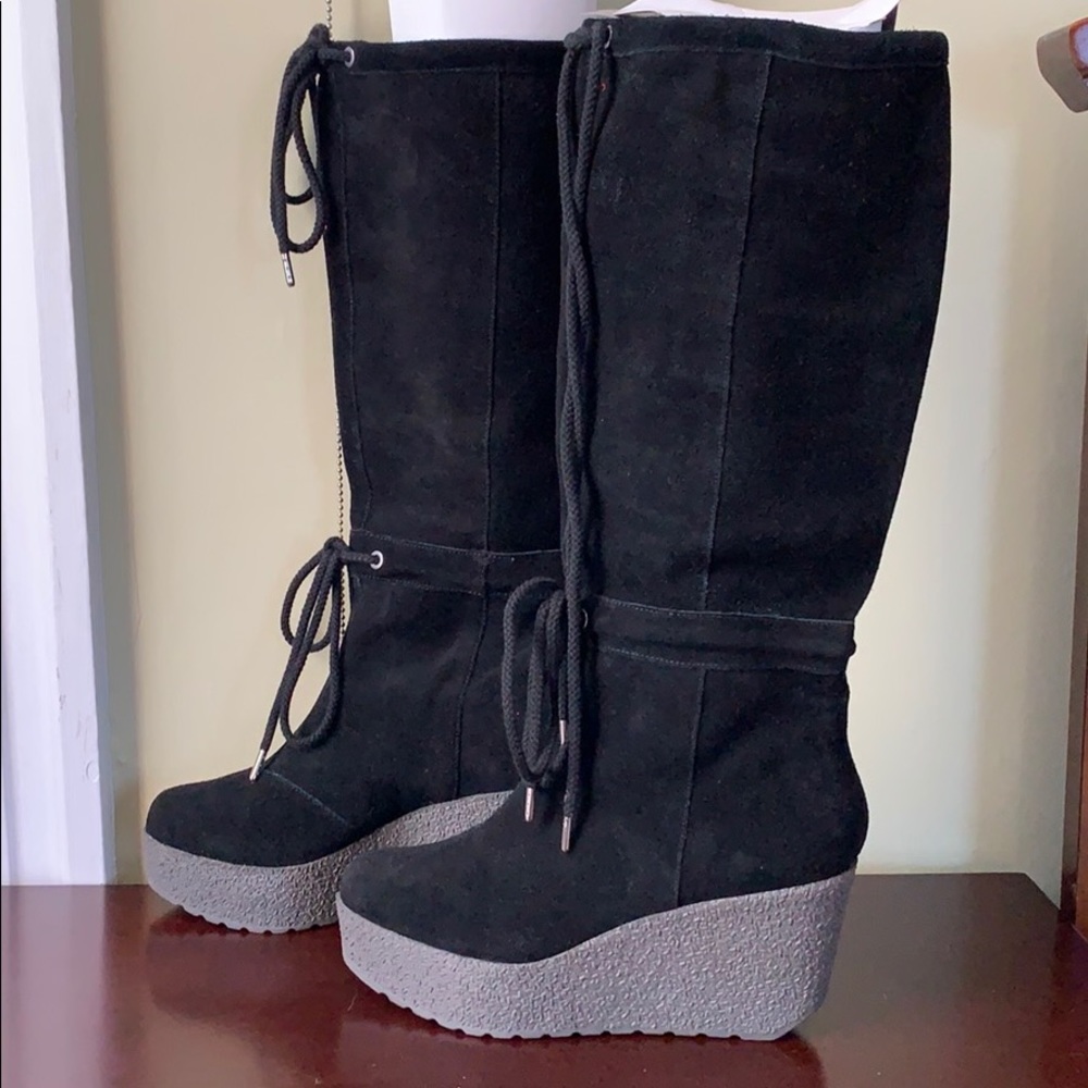 NWOT Black tall platform boots